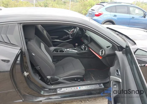 2021 Chevrolet Camaro Rwd Lt1 из США, поврежденный, VIN 1G1FE1R73M0100948